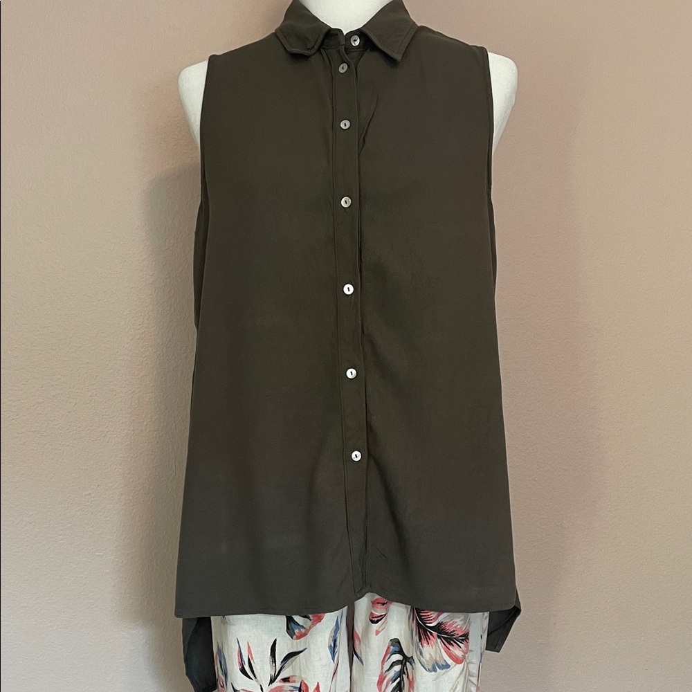 Fever Sleeveless‎ Button-Down Shirt - Dark Olive